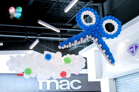 Nuage en ballons pour un centre commercial à St Etienne, région Rhône Alpes. Evénement professionnel