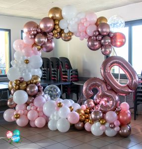 Arche ronde ballons rosegold thème 30 ans, anniversaire événement festif en Savoie à Chambéry