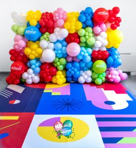 Mur de ballons Organique pop pour un événement de Grand Annecy, le département, en Haute Savoie