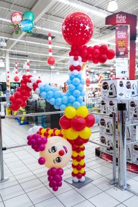Clown en ballons, thème cirque pour un événement professionnel, un magasin BUT à Lyon, en région Rhône Alpes
